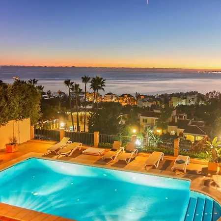 Beachside With Panoramic Sea Views Benalmádena