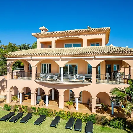 Beachside With Panoramic Sea Views Benalmádena