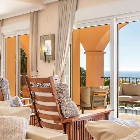 Beachside With Panoramic Sea Views Villa Benalmádena