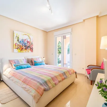 Beachside With Panoramic Sea Views *