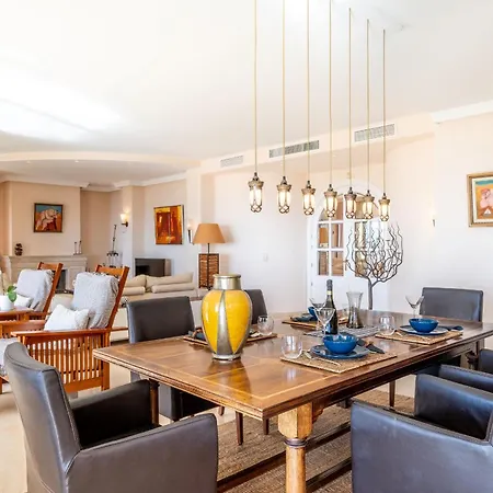 Villa Beachside With Panoramic Sea Views