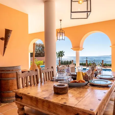 Beachside With Panoramic Sea Views Benalmádena