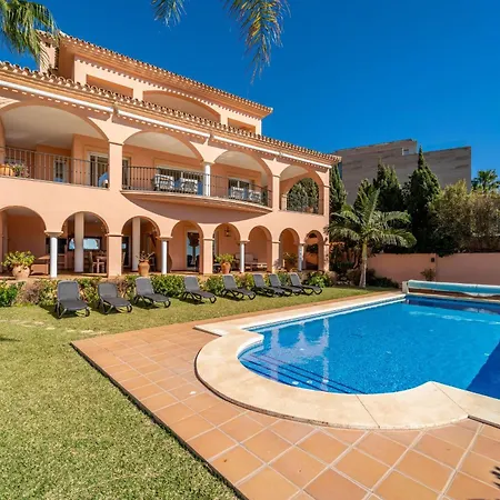 Beachside With Panoramic Sea Views Villa
