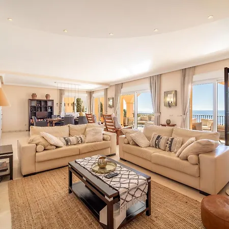 Beachside With Panoramic Sea Views