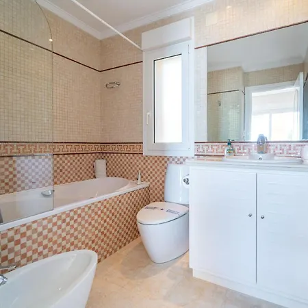 Villa Beachside With Panoramic Sea Views *