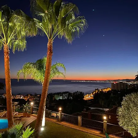 Villa Beachside With Panoramic Sea Views