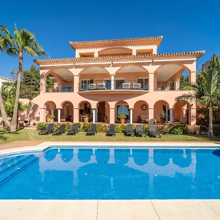 Beachside With Panoramic Sea Views Villa Benalmadena